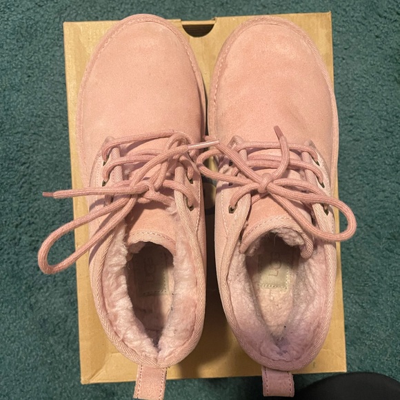 Ugg neumel boots - Picture 2 of 10